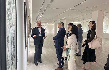 The delegation visits the Museum of Art of UM